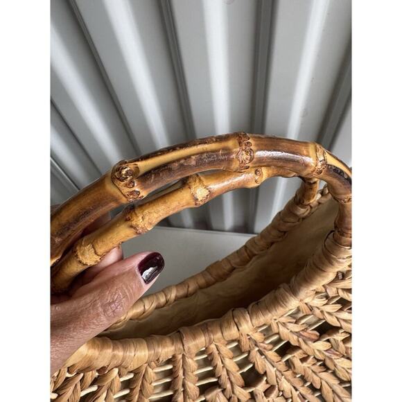 Large Natural Woven Bag Bamboo Handals - Picture 5 of 8